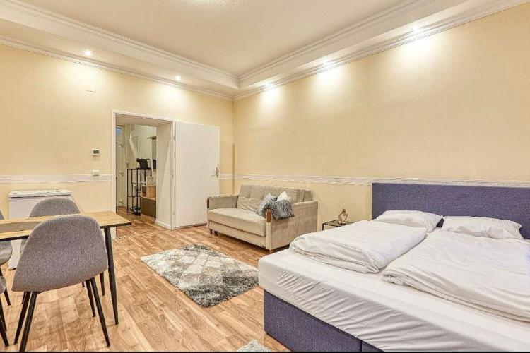 Appartamento Lovely Airbnb Near Schoenbrunn Vienna Esterno foto